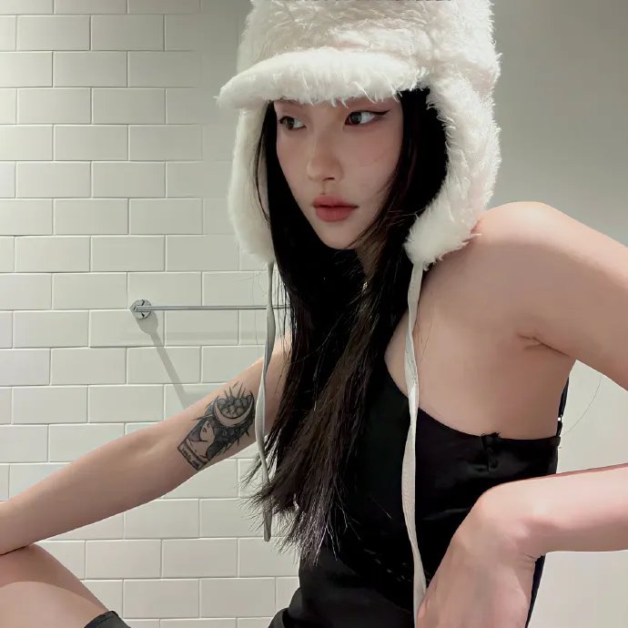 女人置上 海报